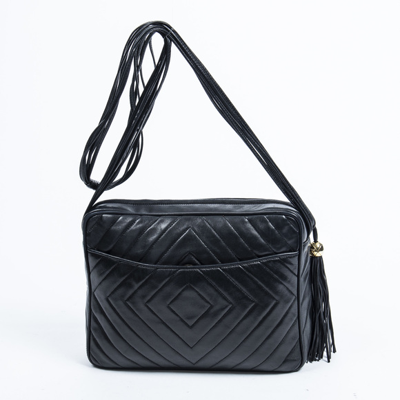 Chanel CC Ball Tassel Diamond Rectangle Zip in Black Quilted Leather - Picture 2 of 7